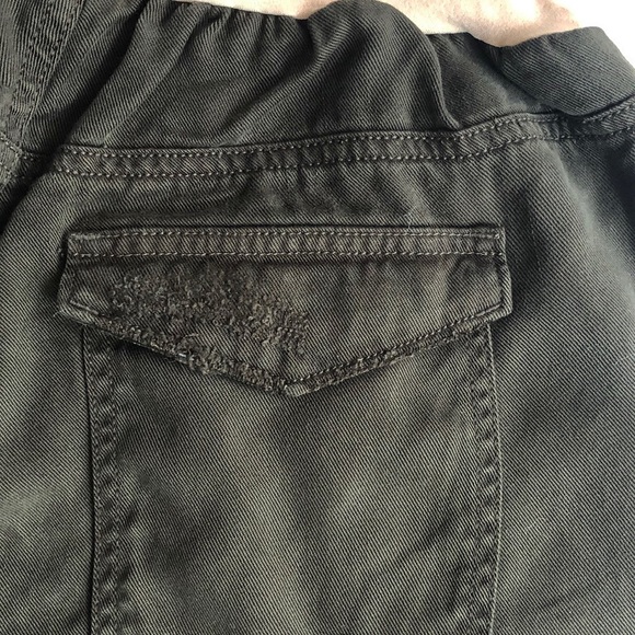 Luxe Essentials | Cropped Distressed Pants *NWT* - Picture 9 of 16